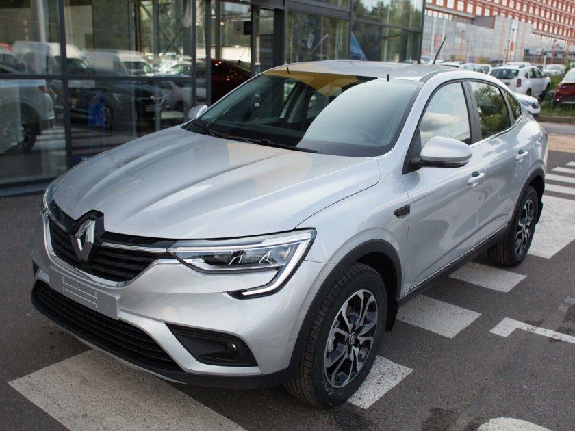 Renault Arcana серебристый металлик