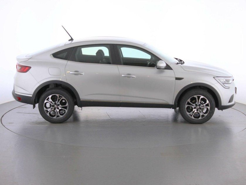 Аркана Рено серебристая фото