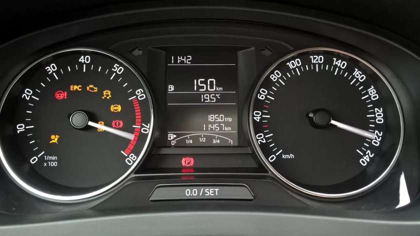 Skoda Rapid 2014 контрольные лампы