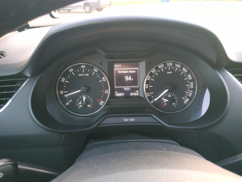 Вставка торпеды Skoda Rapid 2021