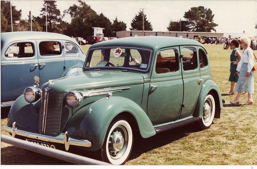 Автомобили Мармон Сикстен