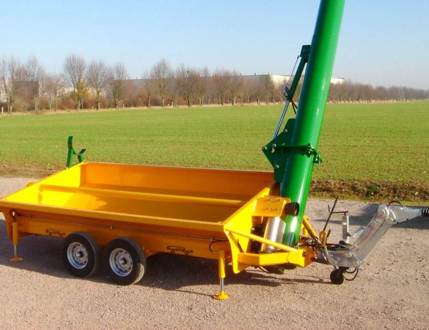 Перегрузчик зерна шнековый