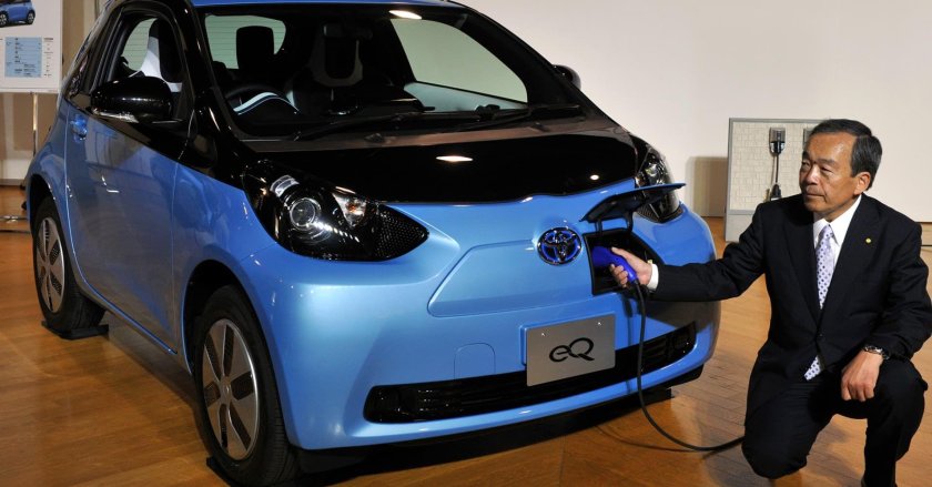 Японский электромобиль Тойота Приус