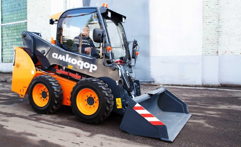 Погрузчик с бортовым поворотом Amkodor ws080