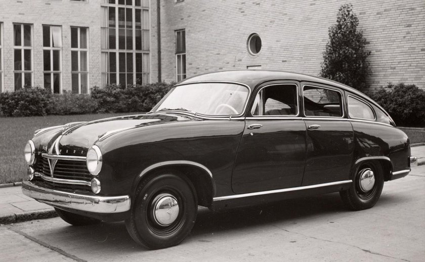 Borgward Hansa 2400