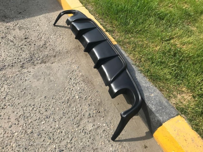 Диффузор на задний бампер Лексус ИС 250