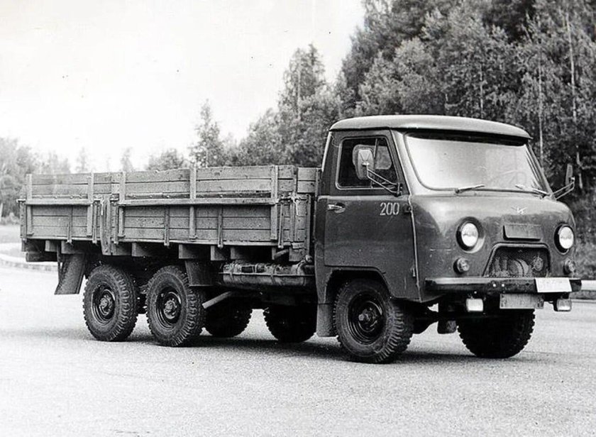 Трехосный УАЗ 452