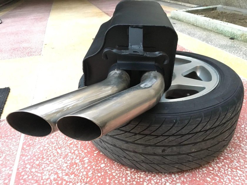 Выхлоп Мерседес 124