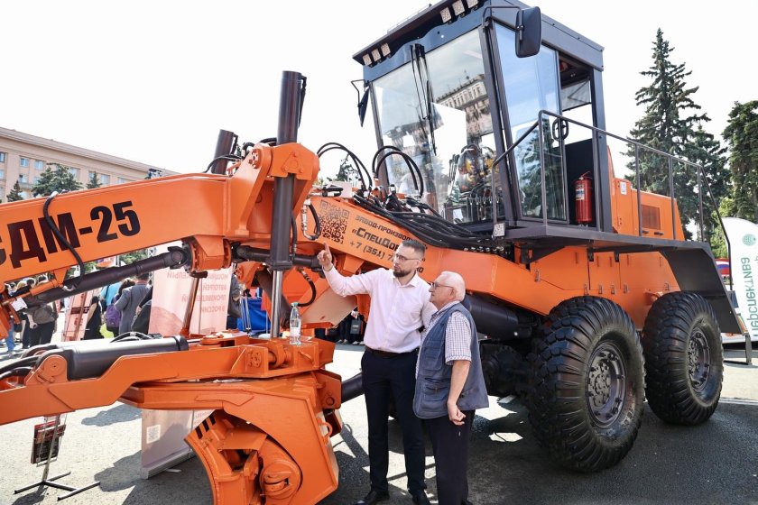 Автогрейдер гс 14 02