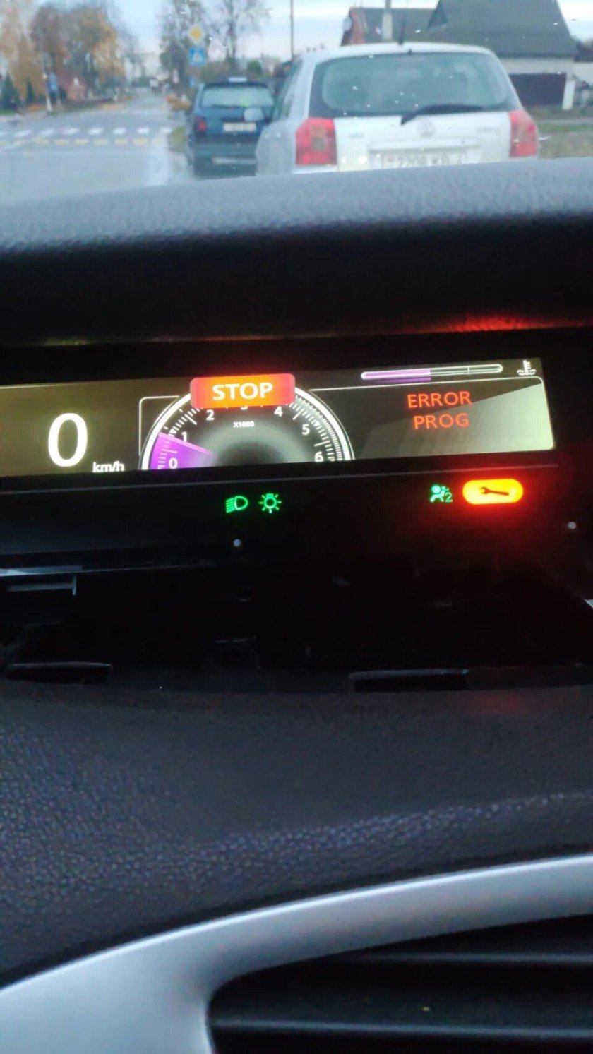 Панель приборов Сценик 3