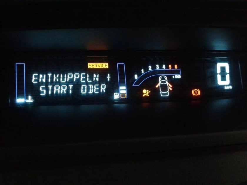 Приборная панель Сценик 2