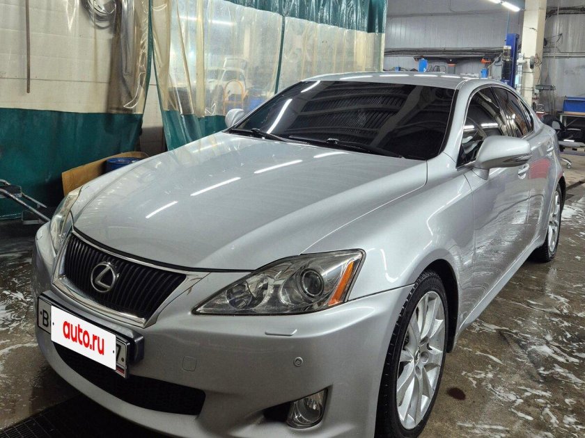 Lexus is 250 2008 года