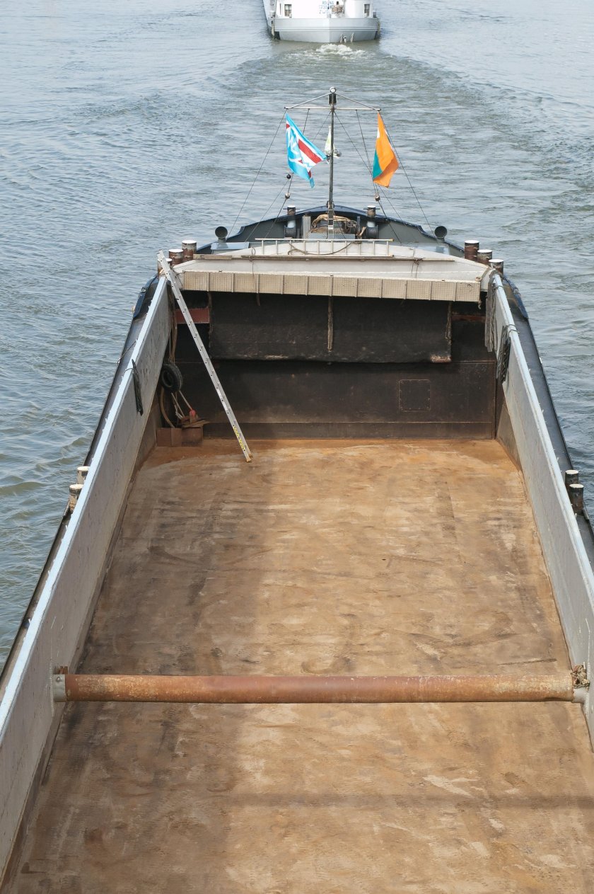 Катер грузовой с аппарелью lc115