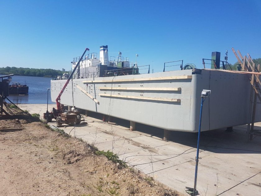 Привальник на барже