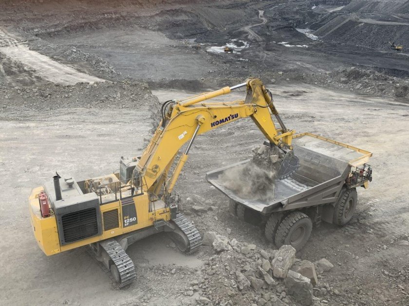 Комацу 1250 экскаватор