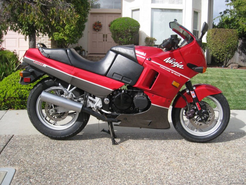 Кавасаки GPX 600