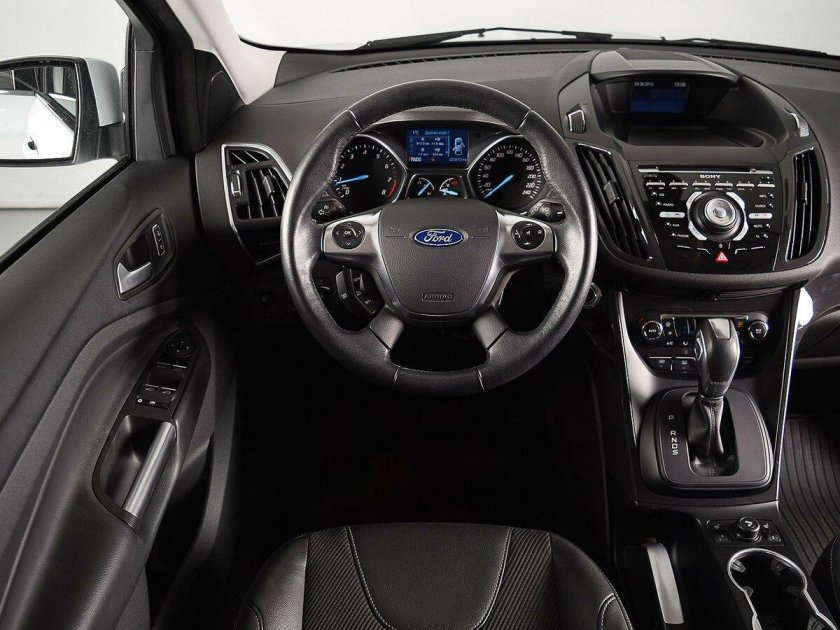 Форд Куга 2 интерьер