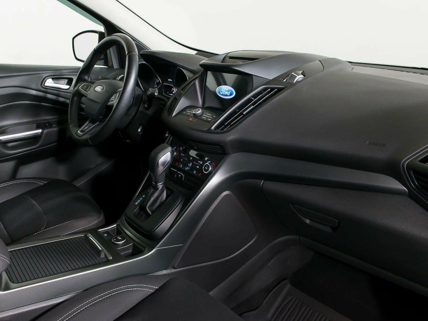 Куга 2018 салон