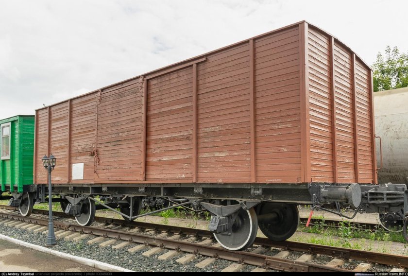 Двухосный пассажирский вагон деревянный