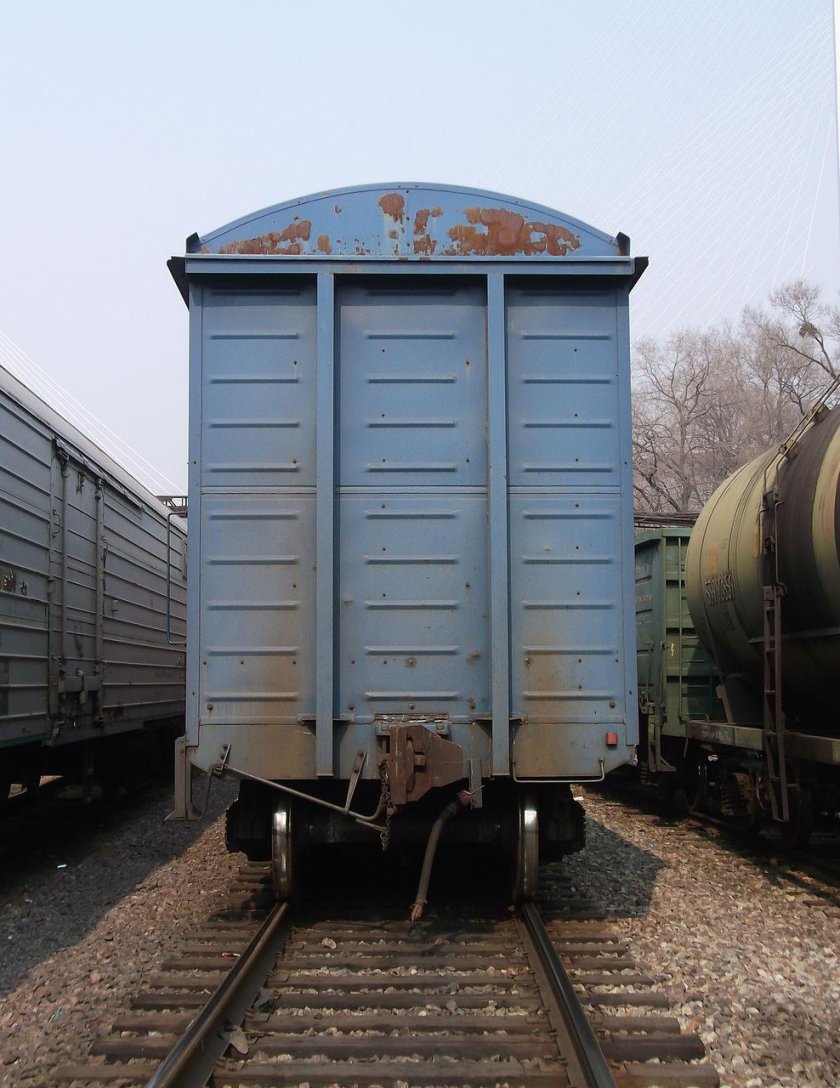 Крытый вагон 11-280