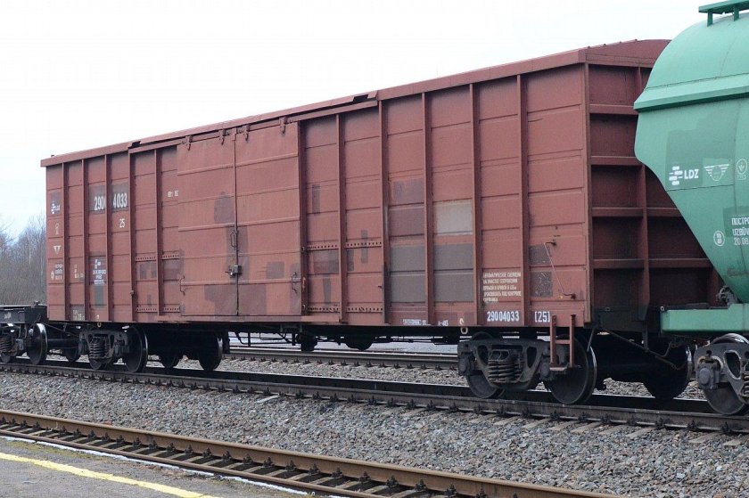 Железнодорожные вагоны полувагоны