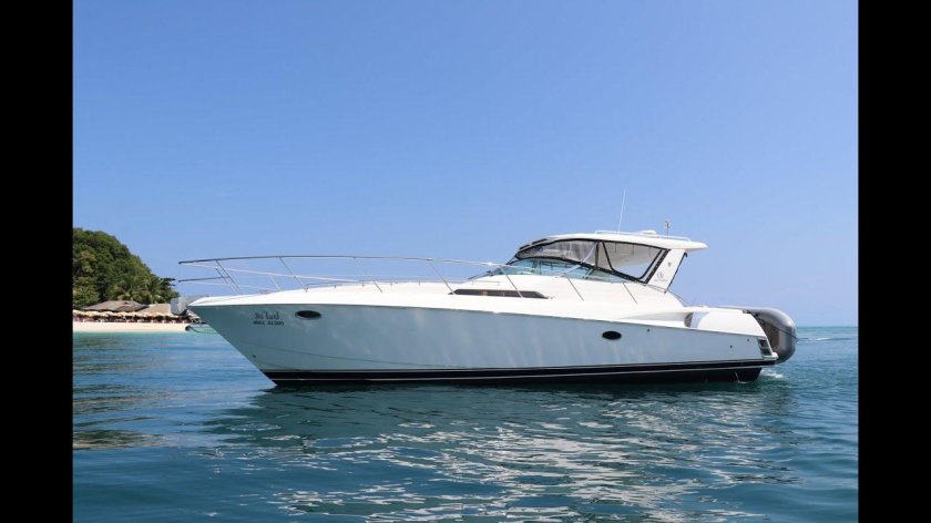 Riviera 6000 Sport Yacht