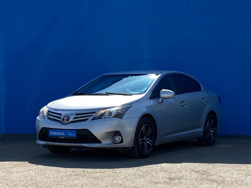 Toyota avensis 2011