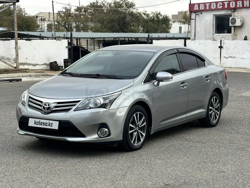 Toyota avensis 2012