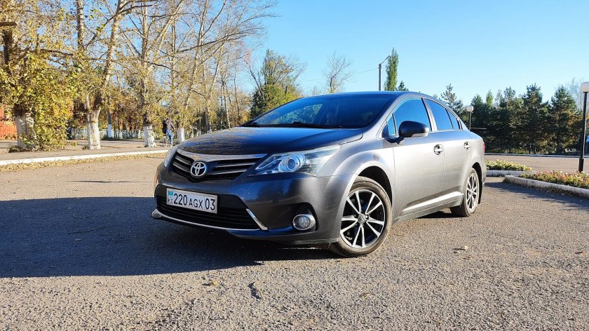 Toyota avensis 2012