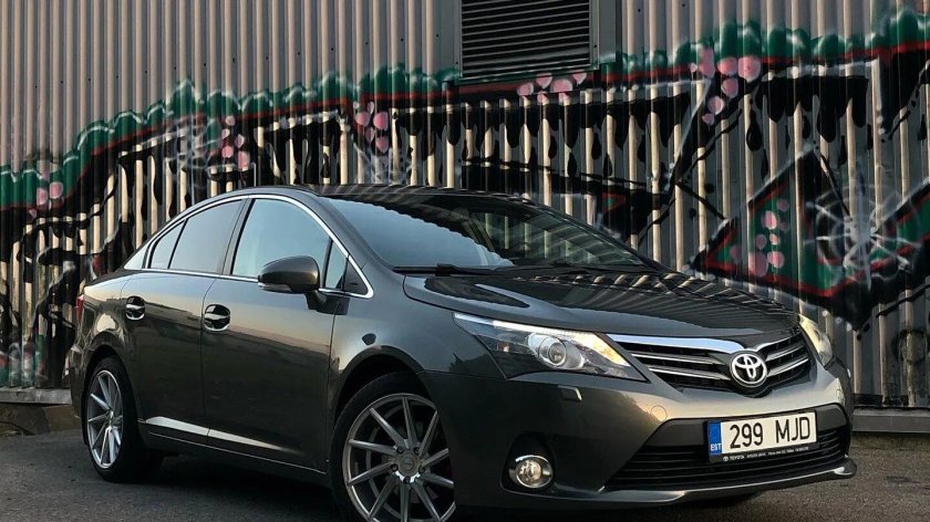 Toyota Avensis 2013