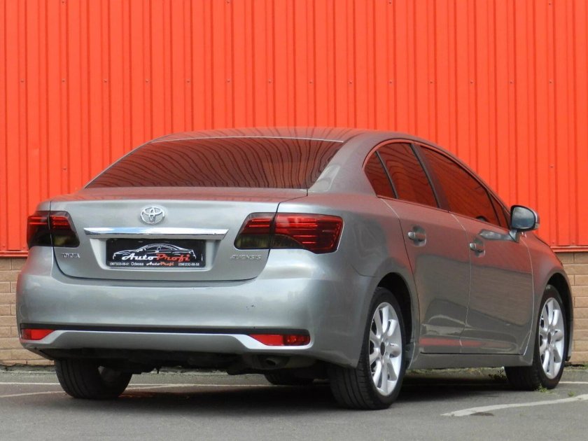 Toyota Avensis 2013