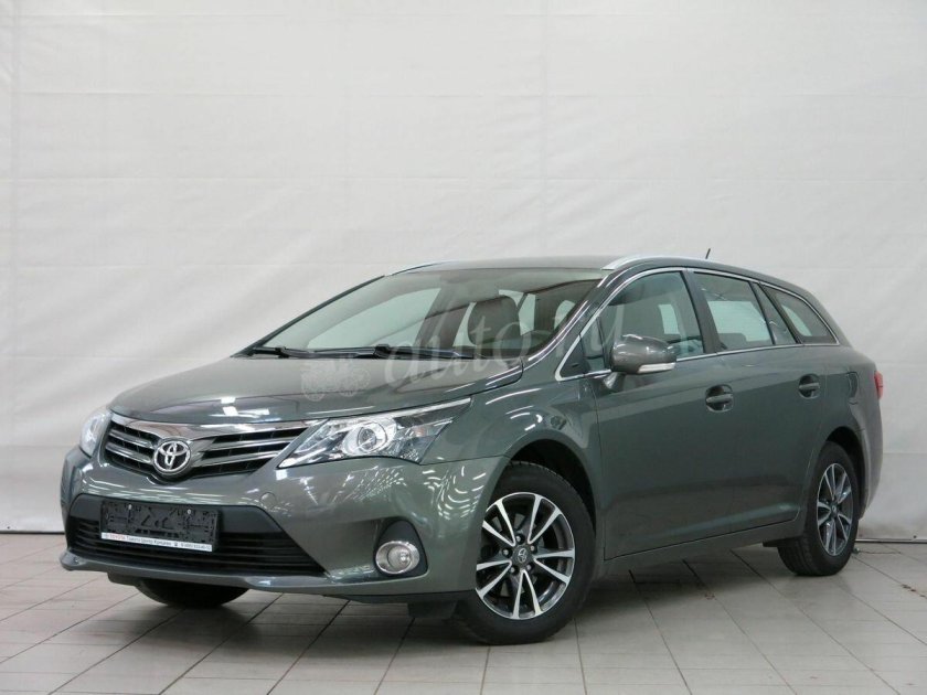 Toyota Avensis 2012 универсал