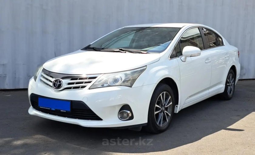Toyota Avensis 2013