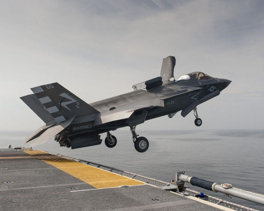 F-35b вертикальный взлёт