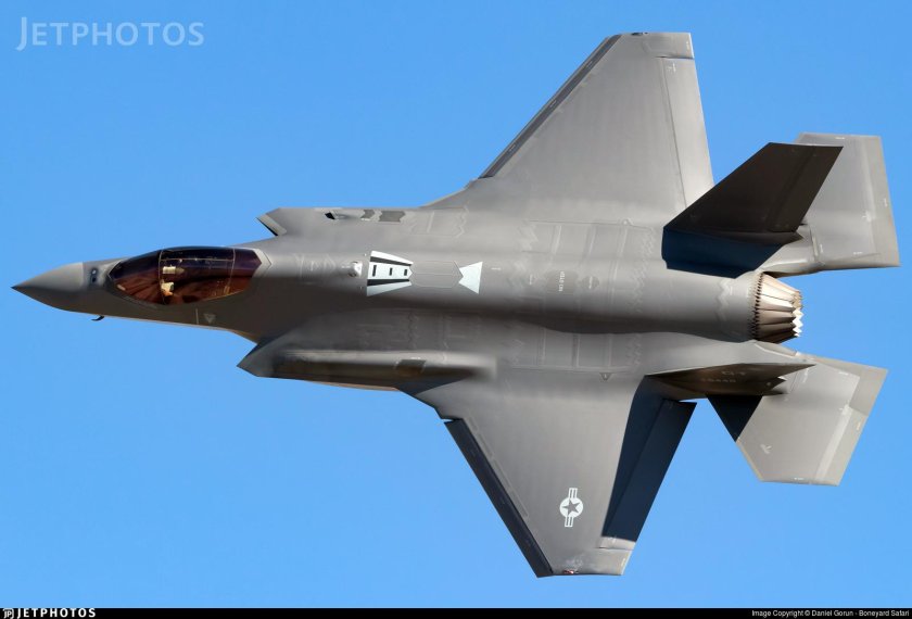 Стелс-истребитель f-35