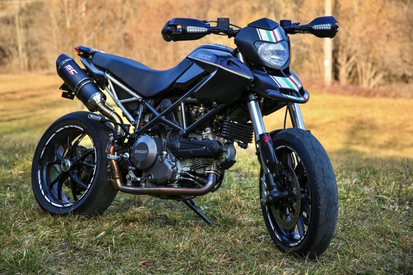 Ducati hypermotard 796