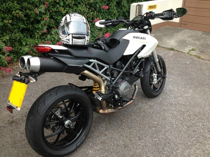 Ducati hyperstrada 821