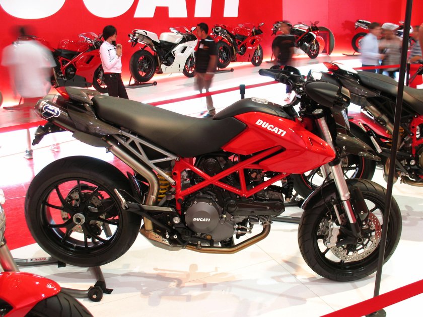 Ducati Hypermotard 796
