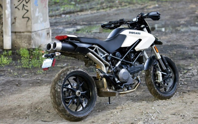 Ducati Hypermotard 796