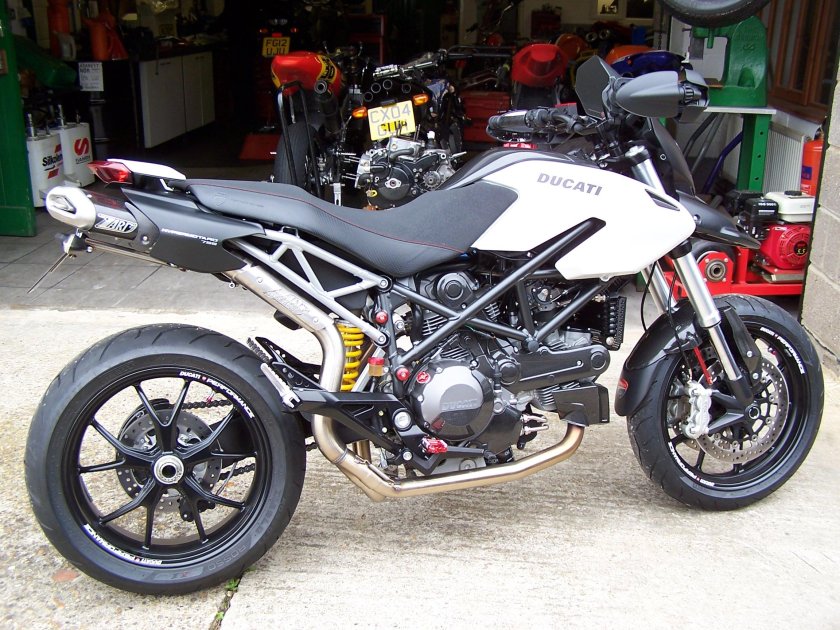 Ducati Hypermotard 796