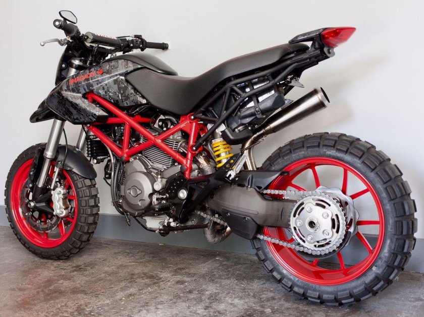 Ducati Hypermotard 796