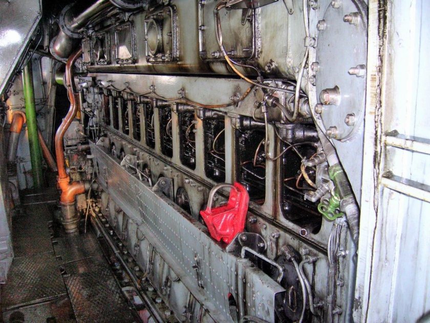 Дизель тепловоза 2тэ116