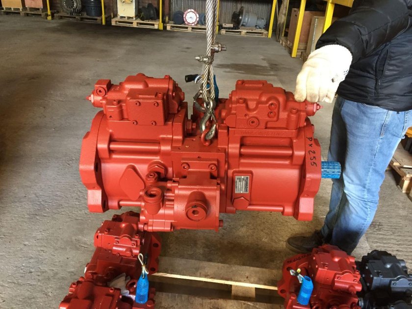 Гидравлический насос Дусан 255