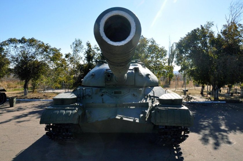 Танк с направленным дулом