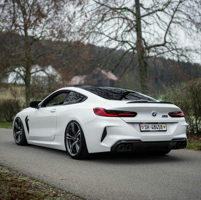 BMW m8 белая