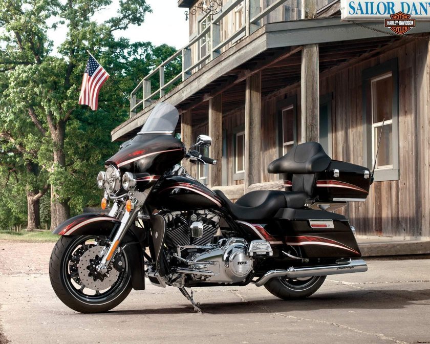 Harley-Davidson FLHTCU Ultra Classic Electra Glide