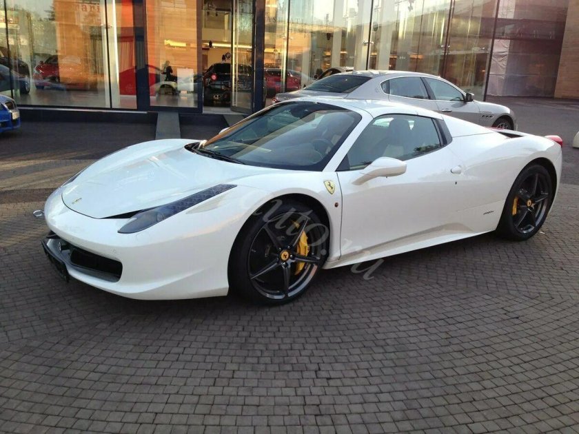 Феррари 458 белая