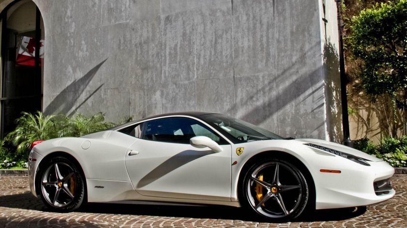 Феррари 458 белая