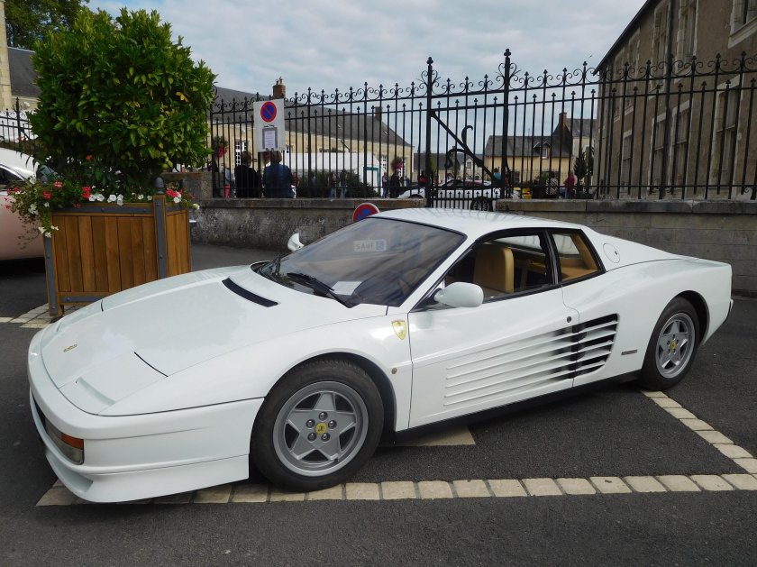 Ferrari Testarossa White