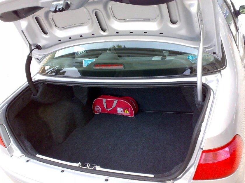 Фиат Альбеа багажник